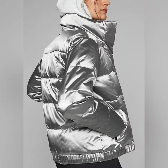 ⭐️Host Pick⭐️ Athleta Goose Down Flash Bomber Puffer Jacket Silver - Picture 9 of 10